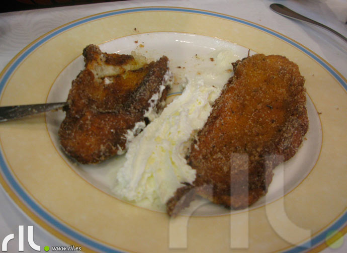 Torrijas con nata